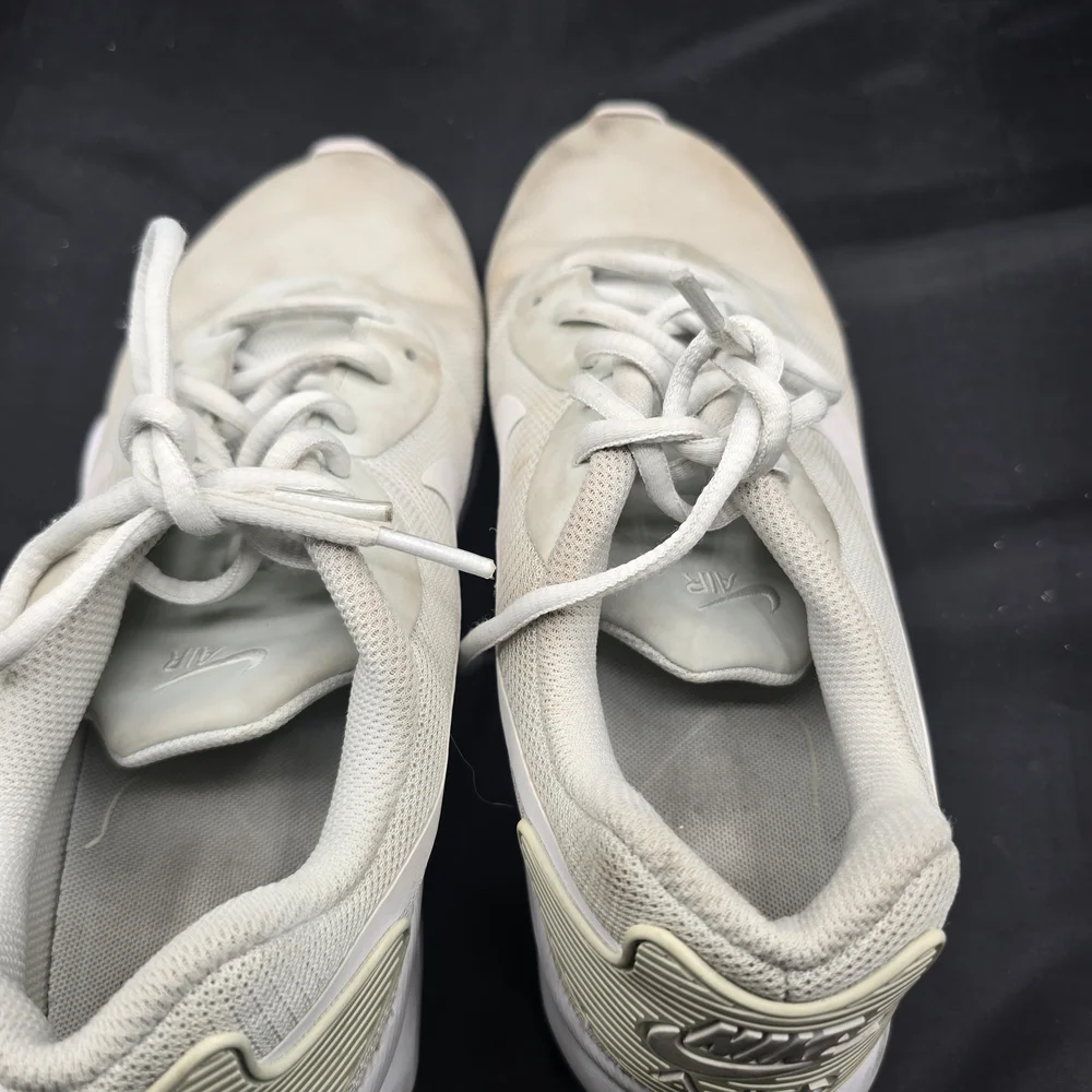 Nike White Sneakers with Air‎ Max Cushioning